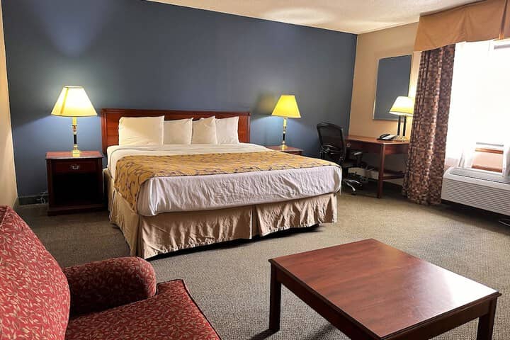 Room 10 of 25