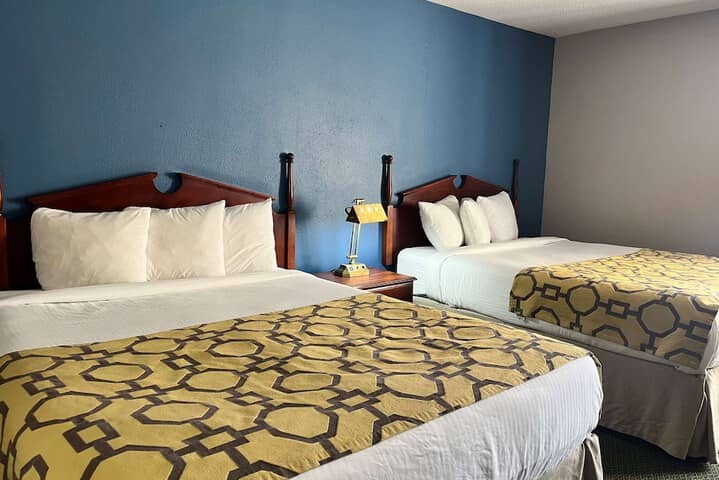 Room 14 of 25