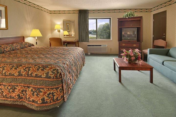 Room 12 of 25
