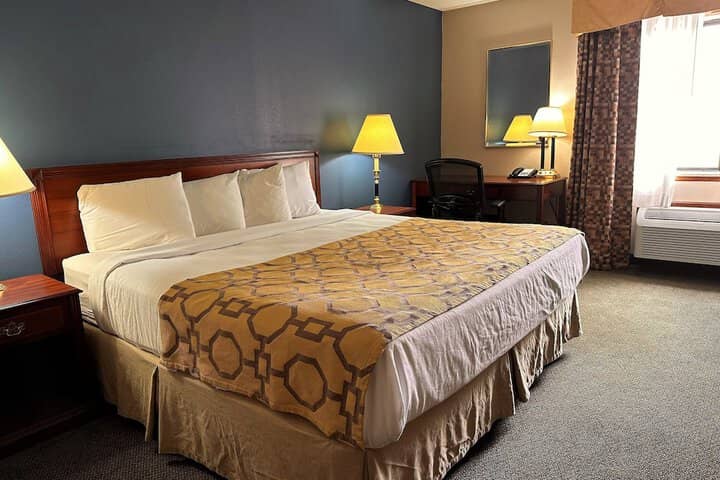 Room 5 of 25