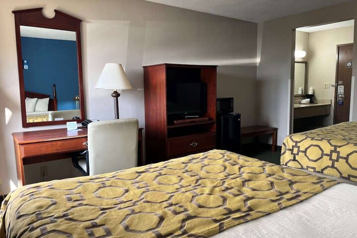 Room 17 of 25