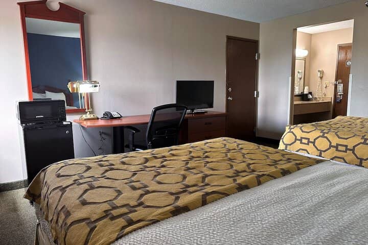 Room 7 of 25