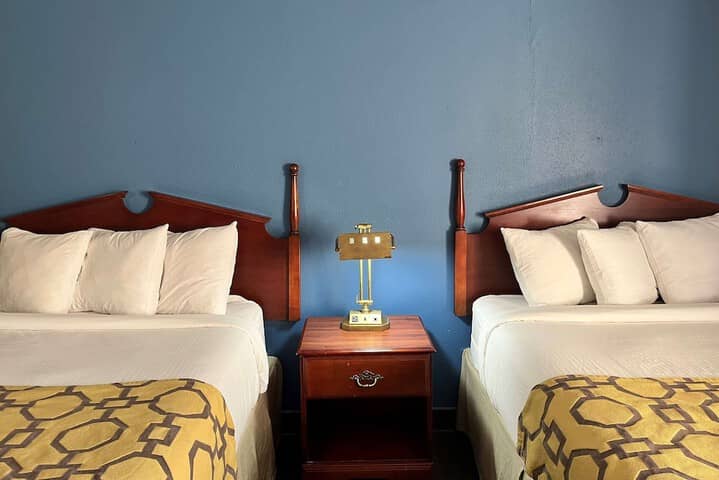 Room 15 of 25